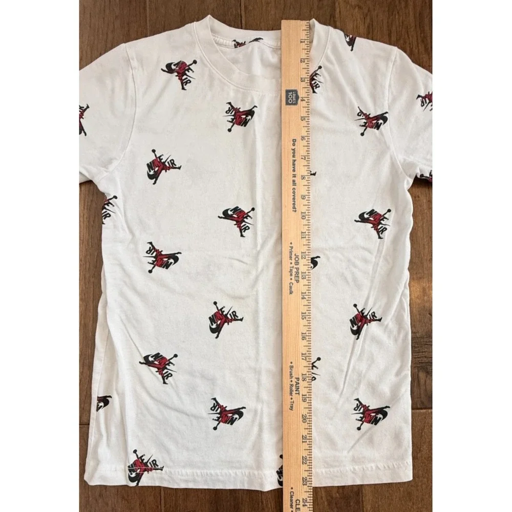 Nike Youth Medium T Shirt All Over Logo Air Graphic White Short Sleeve 10 12 yrs